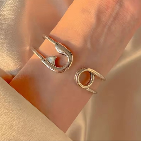 Anthropologie Jewelry - ⚜️ Unique Elegant S925 Silver Bracelet